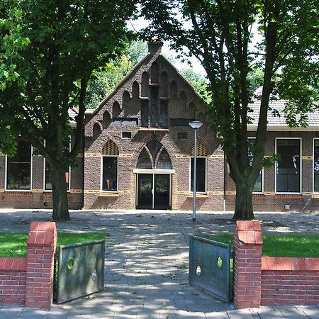 Bed & Breakfast De Oale School Lattrop Exterior photo